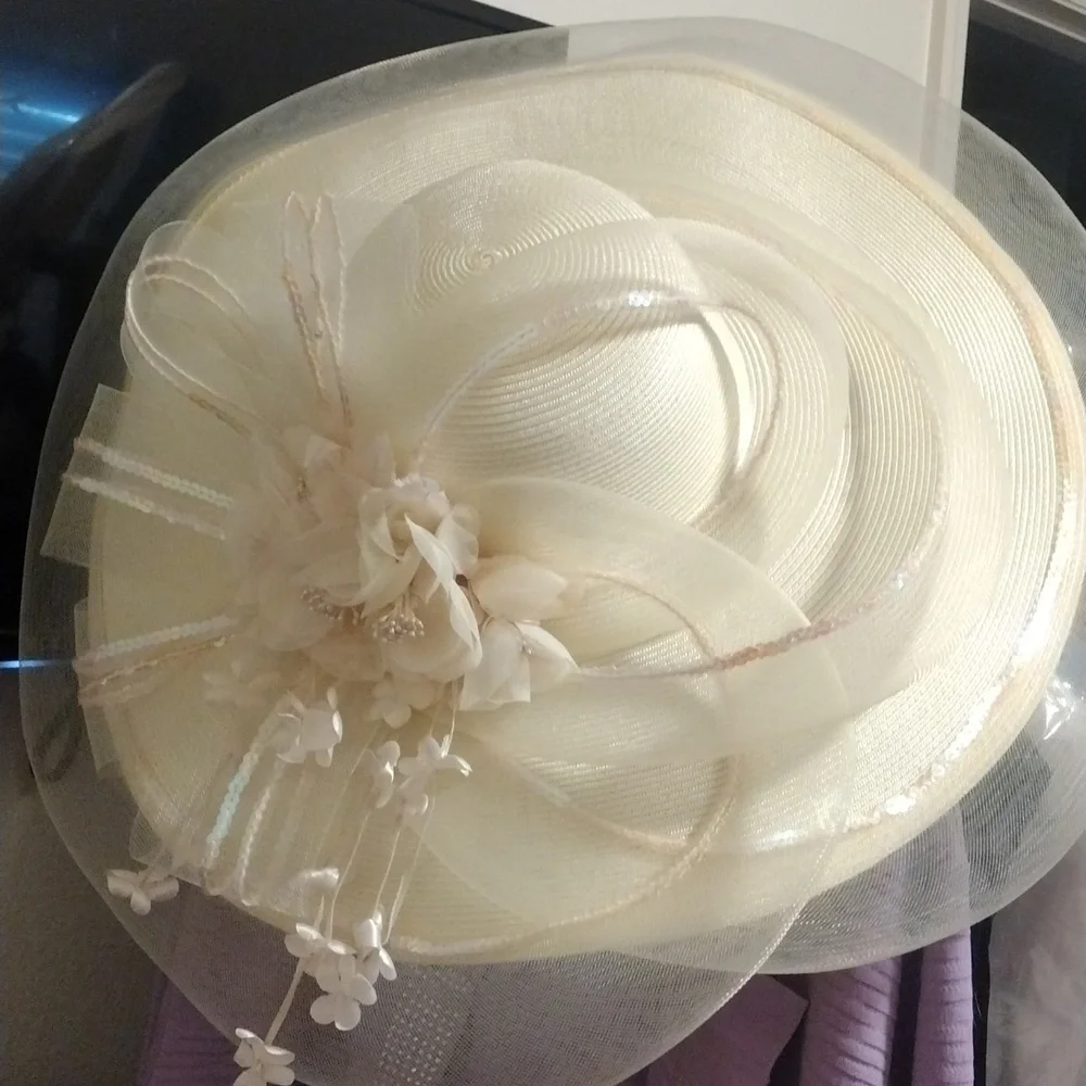 Hat - Picture 1 of 2